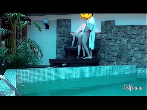 ❤️ Chef inviterer stuepige til poolen, men kunne ikke modstå en hot ❤ Super sex at da.storestarbucks.top ️